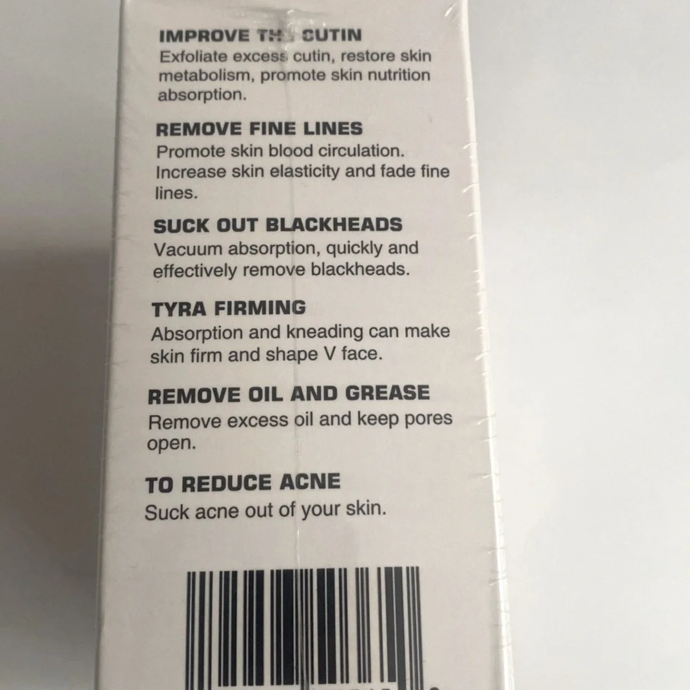 AMUKA (WHITE) Blackhead Removal Cleanser, New‎ & sealed in box